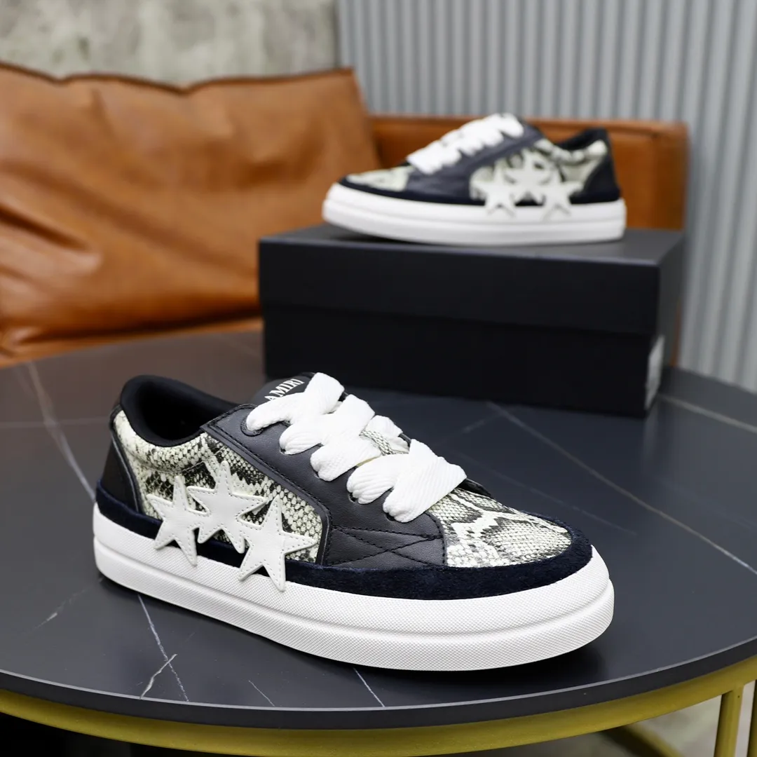 Men's men's shoes 💰540💰🔥🔥🔥 Couple style Amiri2024 new sports and casual shoes, casual, fashionable and versatile flat-soled moral training shoes. Classic color combination + perfect shoe shape, Amiri’s classic Logo star makes you and I fall in love. Imported cow suede leather makes the shoes more high-end. Recommended by major celebrities, bloggers and internet celebrities.   Color: black, off-white, blue, pink, red. Size: Women’s 35-40 (41 is custom-made and non-returnable) Men’s 38-44 (45 and 46 are custom-made and non-refundable)